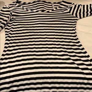 Extra long, soft tee